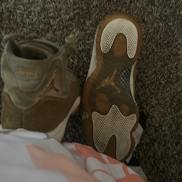 Jordan 11 retros size 11/5 in men - Picture 4 of 4